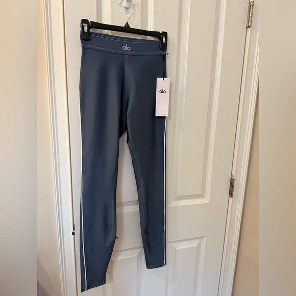 NWT ALO Yoga Airlift High Waist Suit Up Legging in Bluestone/White size Small - Picture 1 of 4